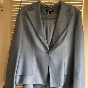 Women’s size 16 skirt suit.